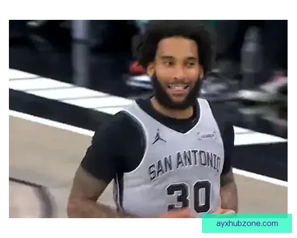 尚帕尼单季投中192记三分打破马刺队史纪录 自信来源于不懈努力